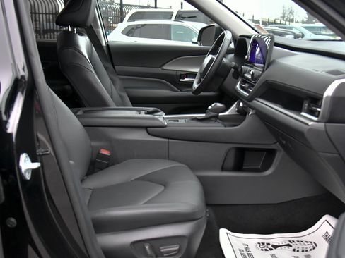 Used 2025 Toyota Grand Highlander AWD image 54