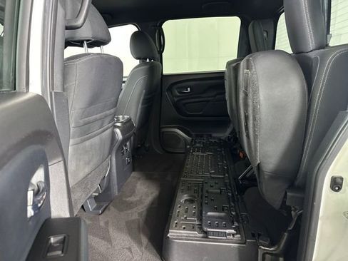 Used 2018 Nissan Titan XD image 25