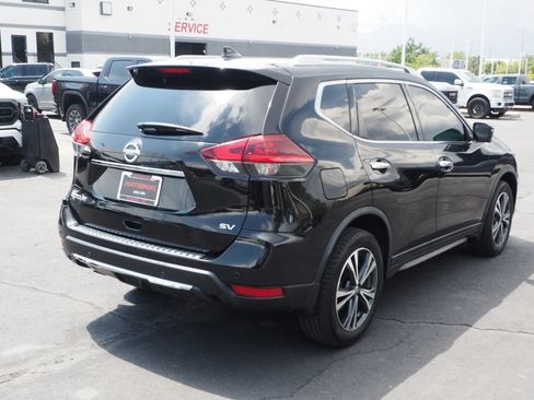 Used 2019 Nissan Rogue SV w/ Premium Package FWD image 7