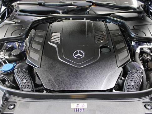 Used 2020 Mercedes-Benz S 560 Sedan w/ AMG Line Exterior image 31