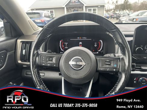 Used 2022 Nissan Pathfinder Platinum w/ Cargo Package AWD/4WD image 16