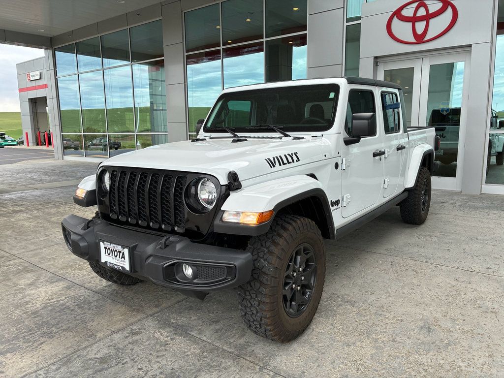 Used 2023 Jeep Gladiator Sport AWD/4WD image 3