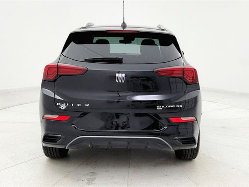 Used 2024 Buick Encore GX Sport Touring image 3