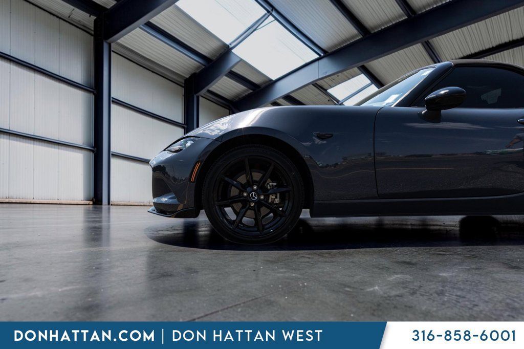 Used 2021 MAZDA MX-5 Miata Club RWD image 28
