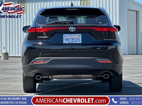 Used 2024 Toyota Venza LE AWD/4WD image 5