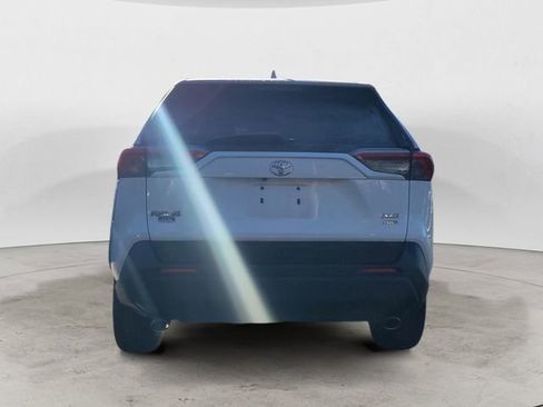 Used 2019 Toyota RAV4 XLE Premium image 4