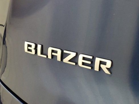 Used 2022 Chevrolet Blazer LT FWD image 8