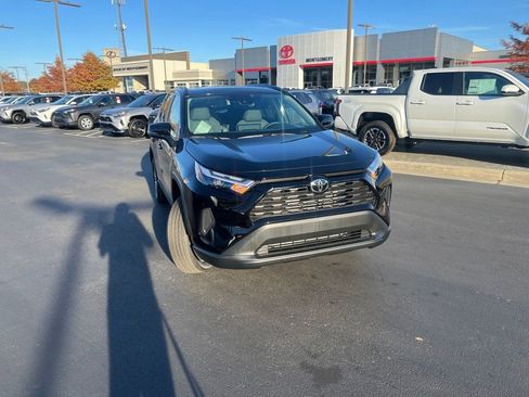 New 2025 Toyota RAV4 XLE image 6