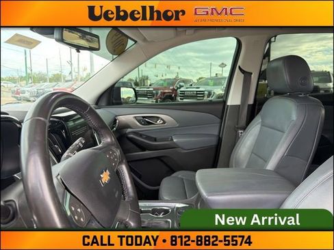 Used 2019 Chevrolet Traverse LT w/ LT Premium Package AWD/4WD image 25