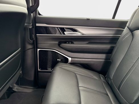 New 2026 Jeep Grand Wagoneer Limited AWD/4WD image 17