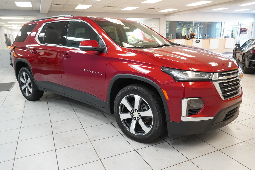 Used 2023 Chevrolet Traverse LT w/ LT Premium Package AWD/4WD image 20