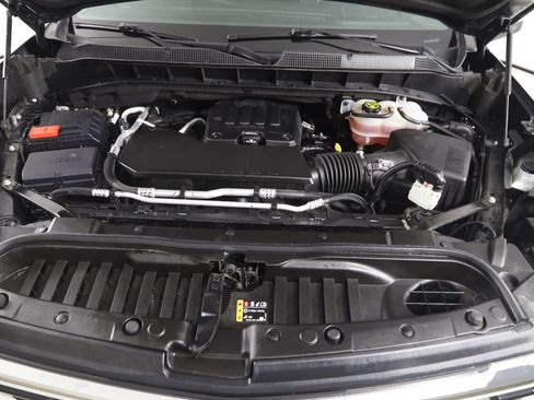 Used 2024 Chevrolet Silverado 1500 LT AWD/4WD image 47