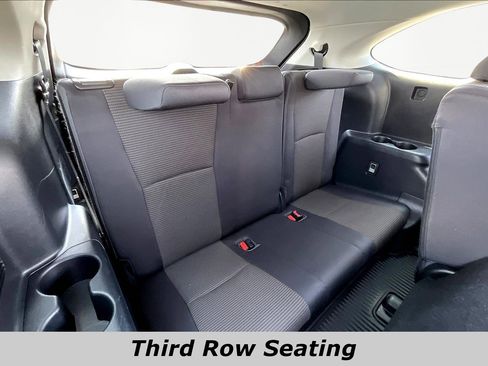 Used 2023 Toyota Highlander LE FWD image 26