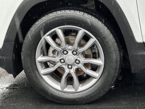 Certified 2024 GMC Terrain SLT image 31