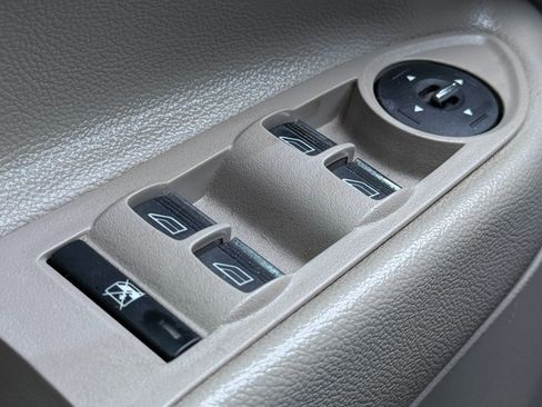 Used 2014 Ford Escape Titanium w/ Equipment Group 401A image 23