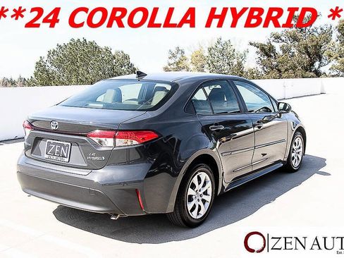 Used 2024 Toyota Corolla LE image 8