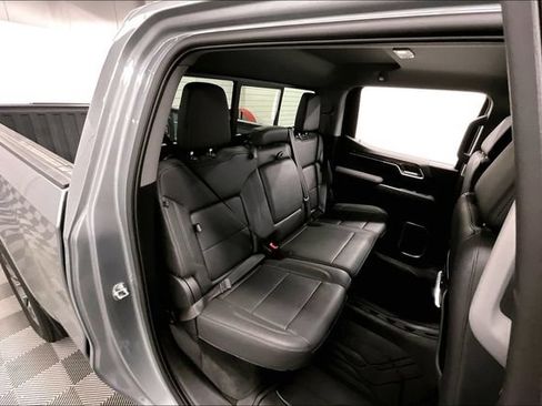 Used 2023 Chevrolet Silverado 1500 LTZ w/ LTZ Convenience Package II AWD/4WD image 25
