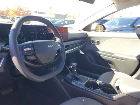 New 2025 Kia K4 EX image 12