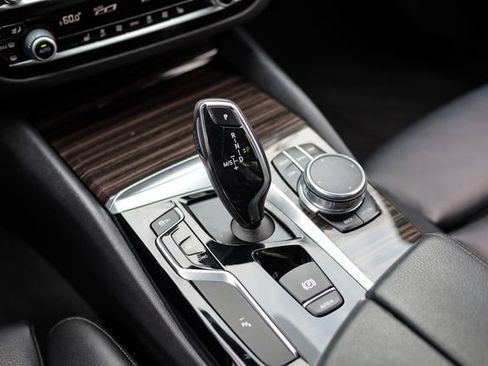 Used 2017 BMW 530i xDrive AWD/4WD image 26