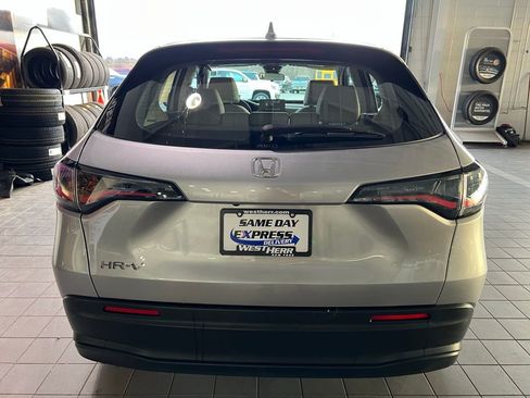 Used 2023 Honda HR-V LX image 7