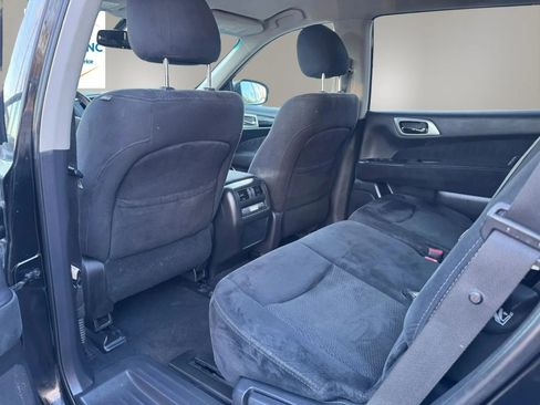 Used 2016 Nissan Pathfinder SV image 20