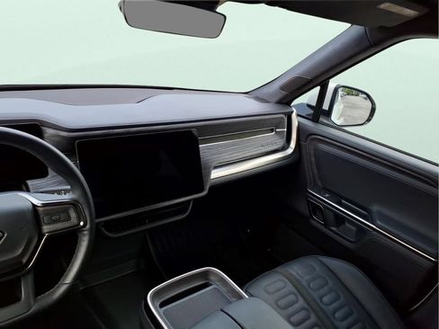 Used 2022 Rivian R1T Adventure AWD/4WD image 13