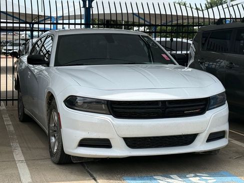Used 2023 Dodge Charger SXT RWD image 3