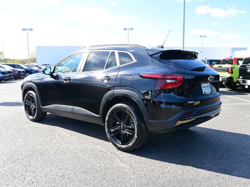 Used 2024 Chevrolet Trax ACTIV image 8