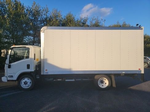 New 2025 Chevrolet Low Cab Forward image 4