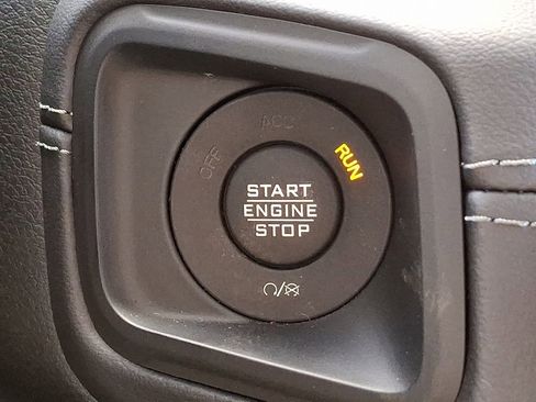 Certified 2025 Jeep Wrangler Unlimited Sahara image 27