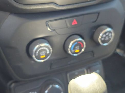 Used 2019 Jeep Renegade Sport w/ Sport Appearance Group AWD/4WD image 31