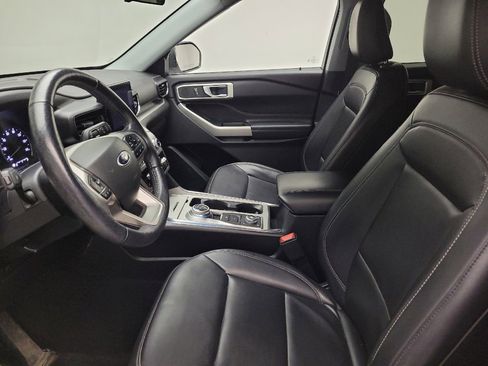 Used 2021 Ford Explorer XLT w/ Equipment Group 202A image 17