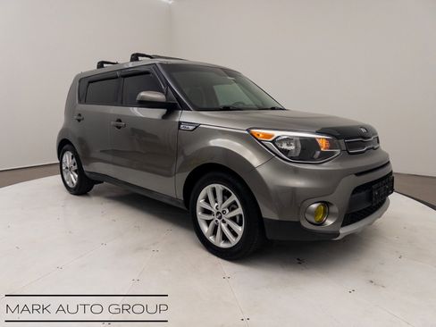 Used 2019 Kia Soul + image 1