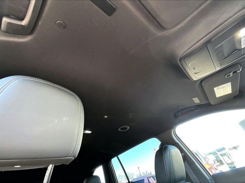 Used 2025 Buick Enclave Preferred image 22