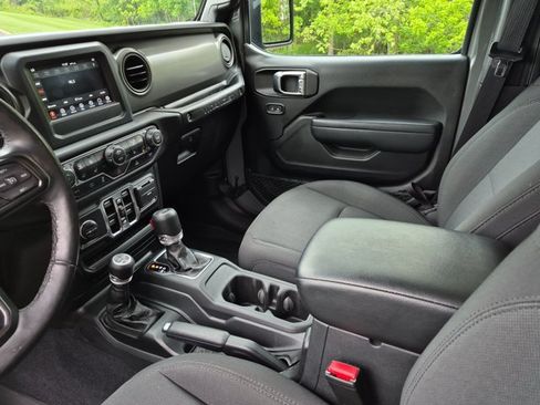 Used 2023 Jeep Wrangler Unlimited w/ Cold Weather Group AWD/4WD image 24