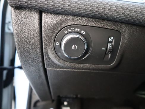 Used 2018 Chevrolet Cruze LT w/ RS Package image 32