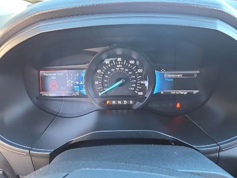 Certified 2022 Ford Edge Titanium image 3