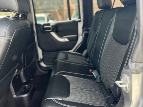Used 2015 Jeep Wrangler Unlimited Sport image 10