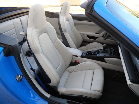 Used 2024 Porsche 911 Carrera GTS image 19