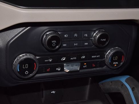 Used 2023 Ford Bronco Wildtrak AWD/4WD image 31