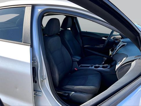 Used 2018 Chevrolet Cruze LS FWD image 7