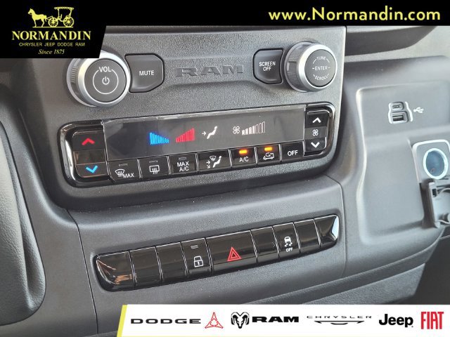 Used 2024 RAM ProMaster 2500 w/ Convenience Group FWD image 11