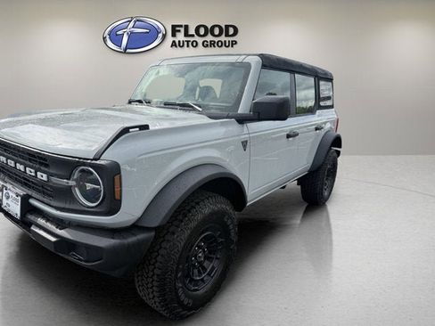 New 2026 Ford Bronco 4-Door w/ Sasquatch Package AWD/4WD image 3