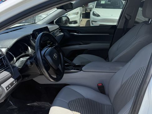 Used 2021 Toyota Camry SE FWD image 12