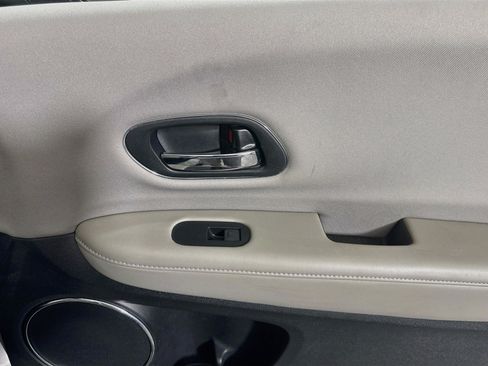 Used 2016 Honda HR-V EX image 31