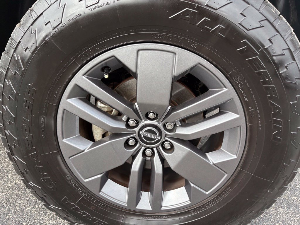 Used 2025 Nissan Frontier SV AWD/4WD image 6