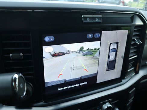 New 2026 Ford F250 Lariat w/ Black Appearance Package image 8