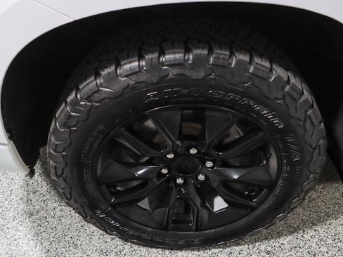 Used 2022 Chevrolet Silverado 1500 Custom image 11