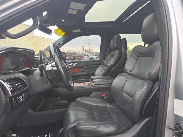 Used 2023 Lincoln Navigator Reserve AWD/4WD image 11