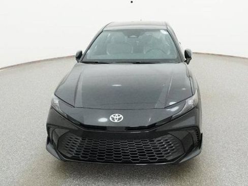 New 2026 Toyota Camry Hybrid FWD image 14